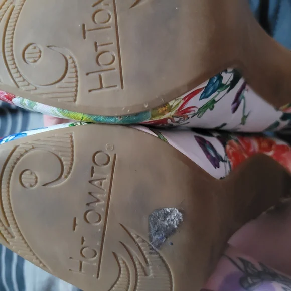 Hot Tomato Women's Floral Heels - Multicolor - Picture 5 of 8